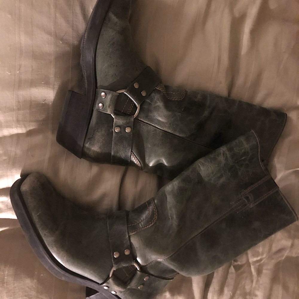 Gunmetal grey motorcycle boots. Size 10.